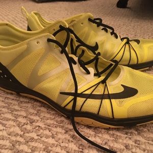 Woman’s Nike free cross complete